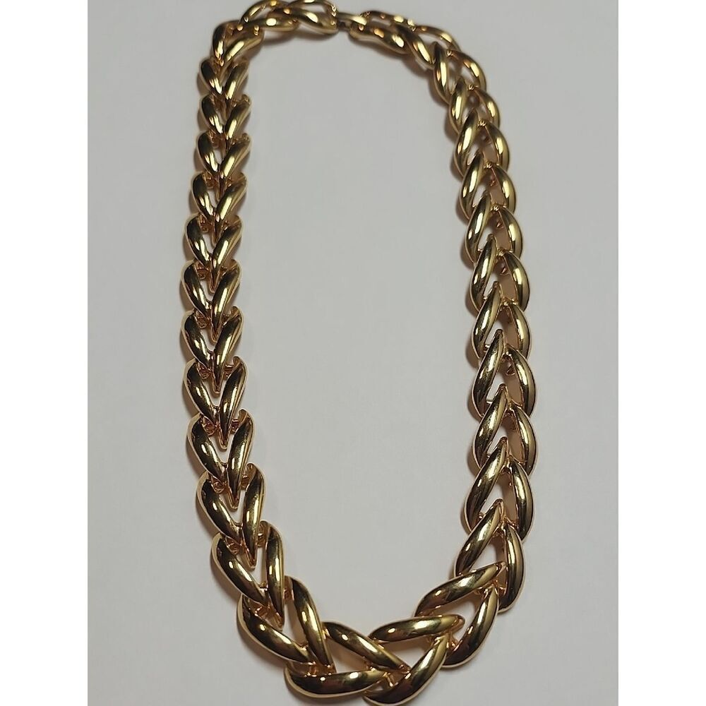 Vintage  NAPIER Chevron Link Choker Necklace Gold Tone 14"  Couture 70s 80s